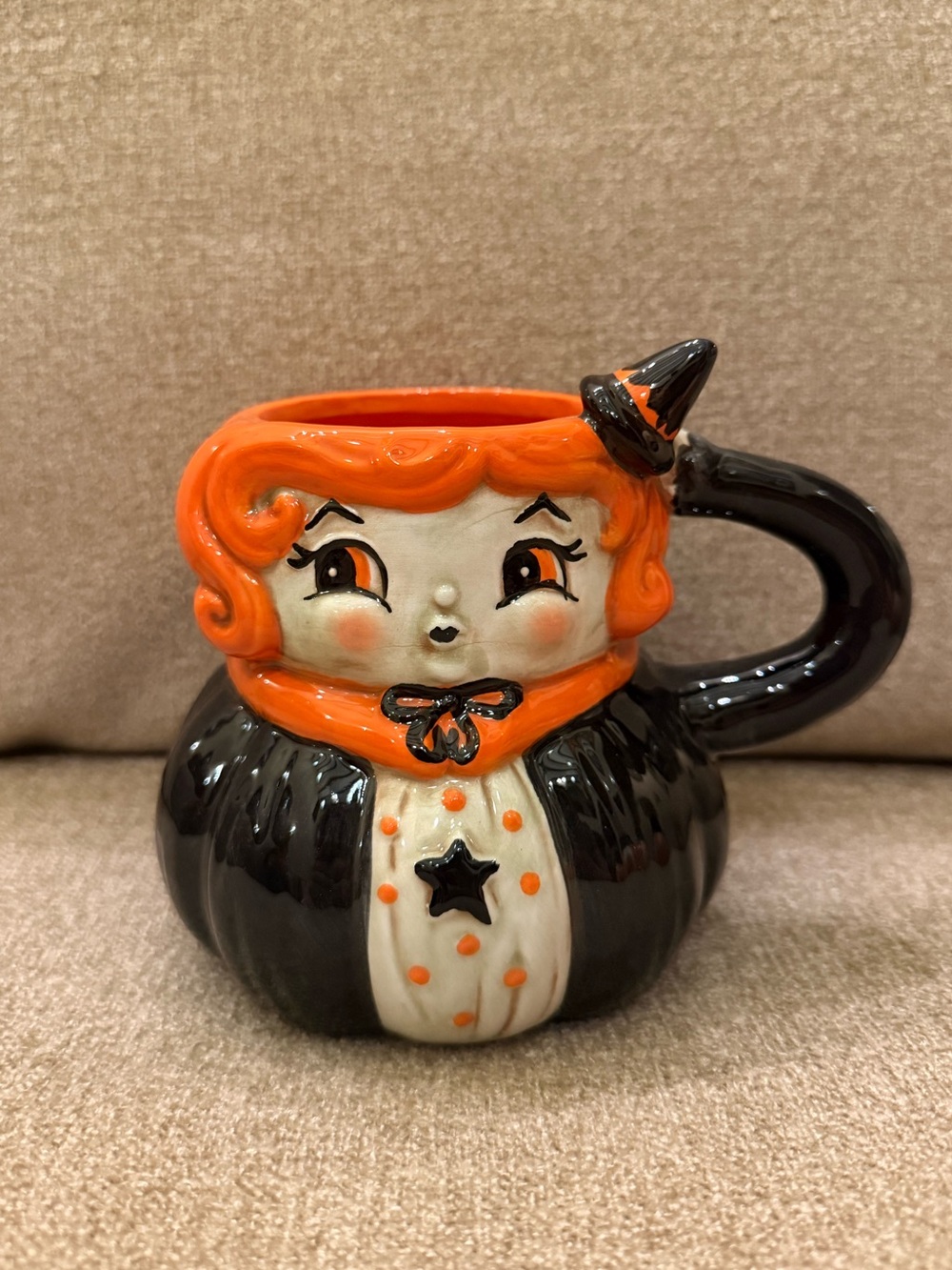 Johanna Parker Girl Witch Hat Pumpkin Vintage Halloween Ceramic Mug Brand New
